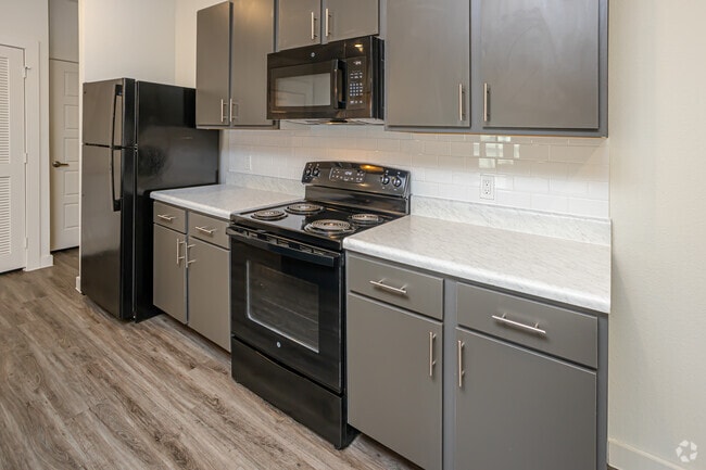 2BR, 2BA - 1,143SF