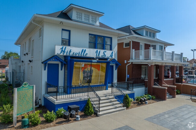 Hitsville USA is a Northwest Goldberg shining star on West Grand Boulevard.