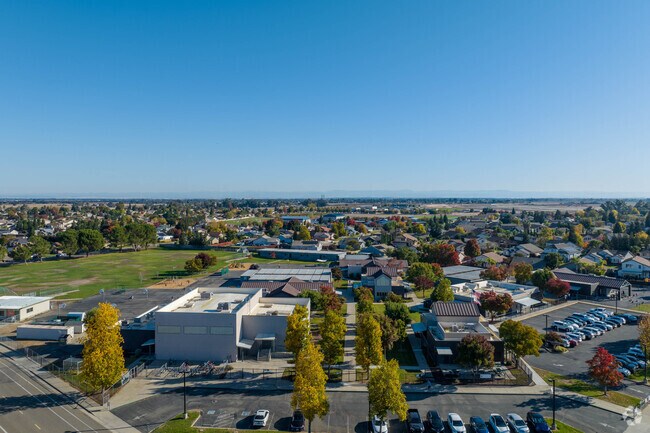 Marengo Ranch Elementary School is an excellent public school option for your kids.