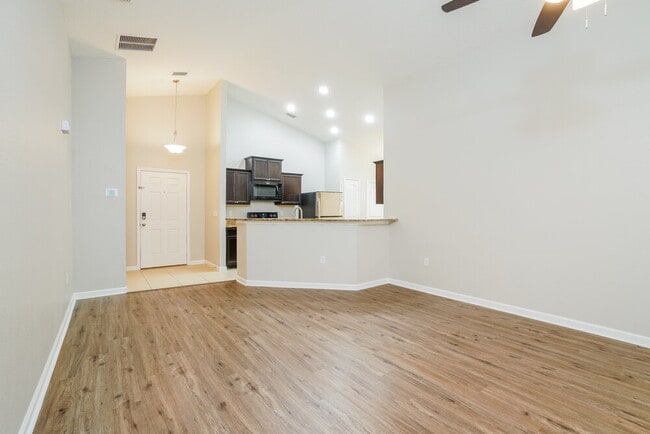 3229 Hidden Meadows Ct, Green Cove Springs, FL 32043 - photo 6