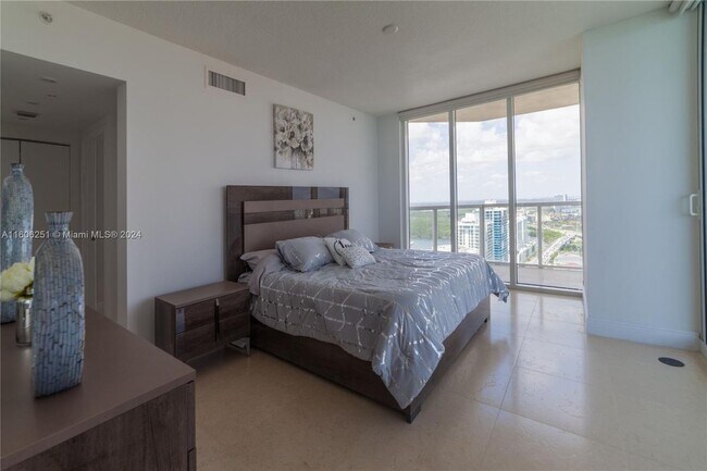 La Perla Ocean Residences, Sunny Isles Beach, FL 33160 - photo 5