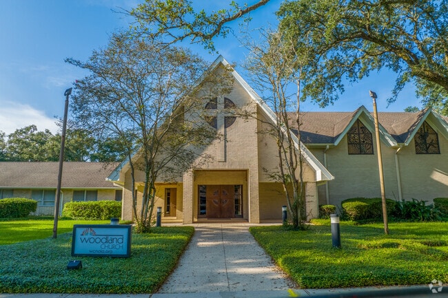 Old Aurora residents can attend the Woodland Presbyterian Church in New Orleans, Louisiana.