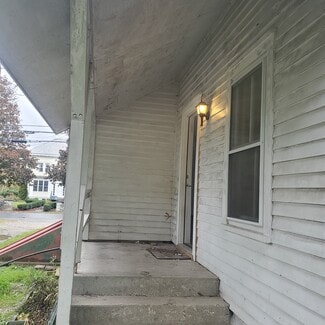 9 Mechanic St Unit B, North Bennington, VT 05257