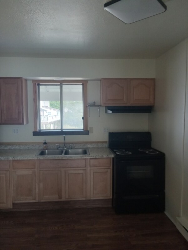 400 Broadway St, Rockwood, PA 15557