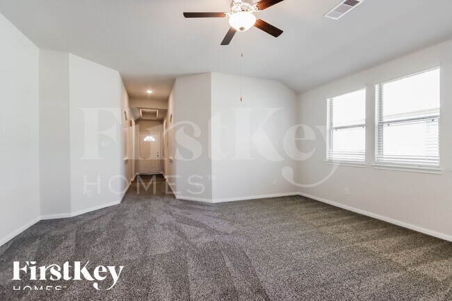 255 Rd 5102f, Cleveland, TX 77327 - photo 4
