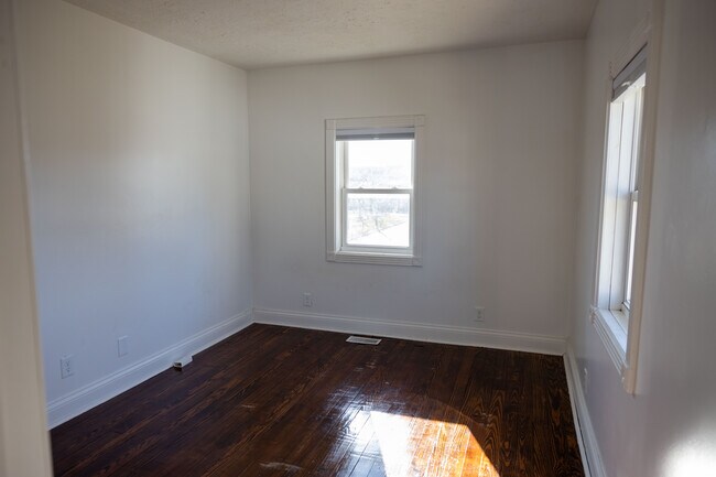 175 Gillette Ave unit 2, Louisville, KY 40214 - photo 7