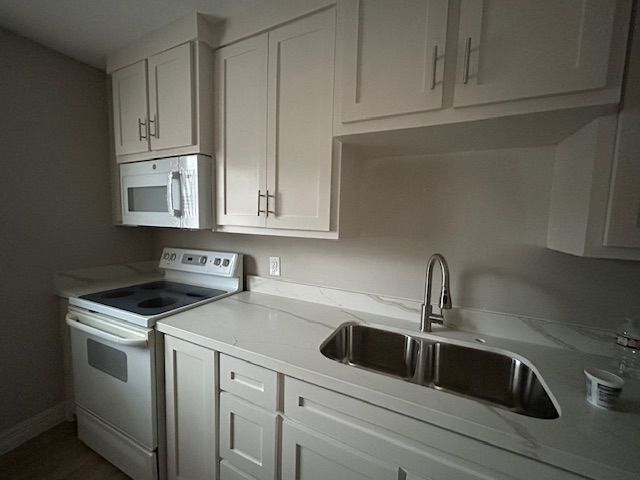 210 S 1st Ave, Edinburg, TX 78539 - photo 4