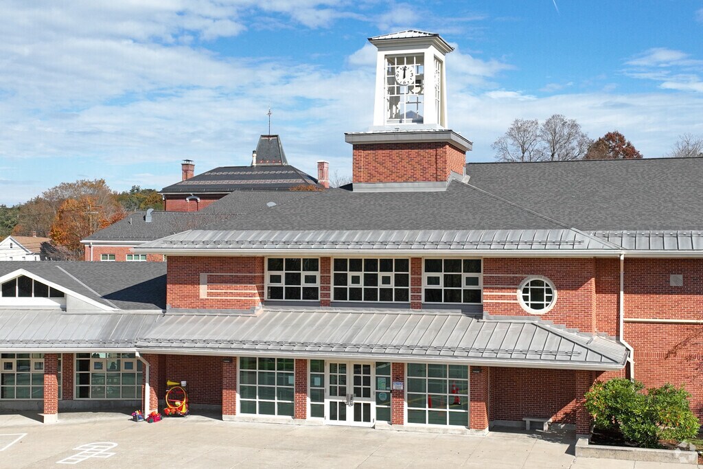 Staff members go above and beyond at Hubbardston Center School.