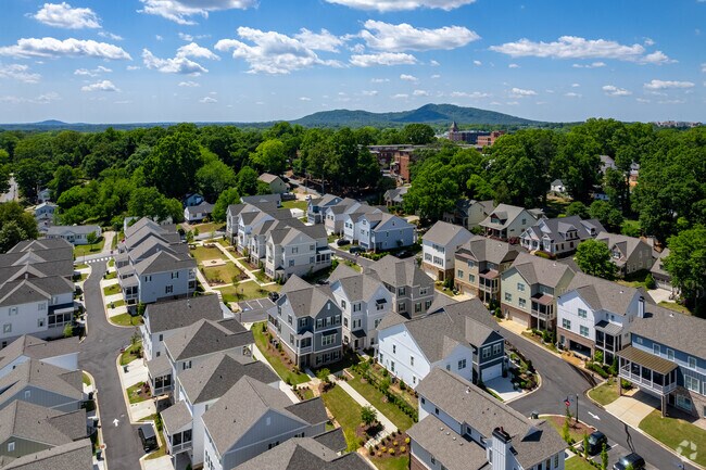 Newer Downtown Marietta homes and neighborhoods.