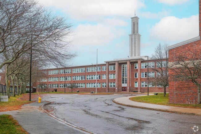 Gloucester High School gets an overall grade of B on Niche.