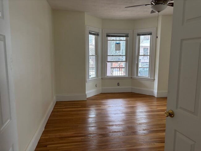 113 Prospect St unit 1, Somerville, MA 02143 - photo 3