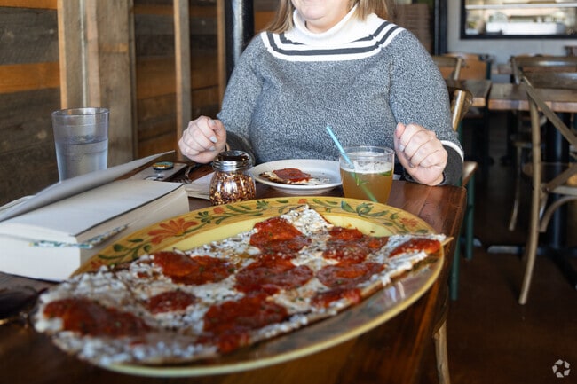 Coals Bayside Pizza in West Bayside has a 4.7-star rating on Google Maps.