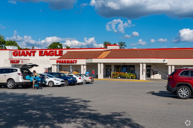 Giant Eagle is the common Grocer that most Elim residents shop at.