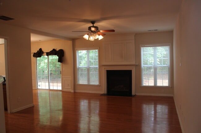 1404 Bellsmith Dr, Roswell, GA 30076 - photo 4