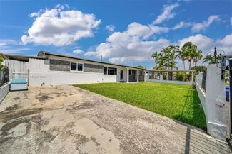 1360 W 4th Ln, Hialeah, FL 33010