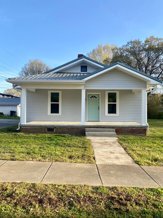 114 Roland Ave, Jackson, TN 38301