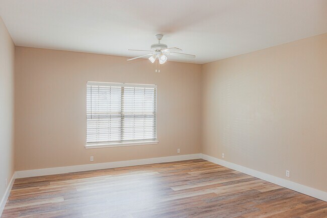 113 D L Vest unit 201, La Vernia, TX 78121 - photo 6