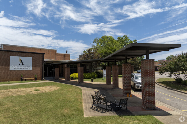 Julian Newman Elementary School is a public K-4th grade school in Athens Alabama.
