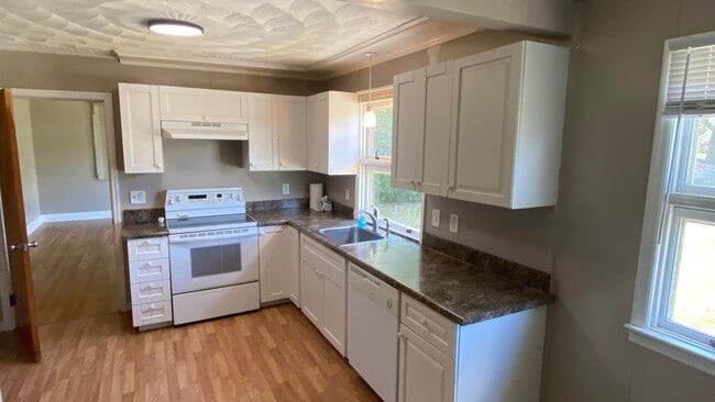 307 Ardmore St, Blacksburg, VA 24060 - photo 3