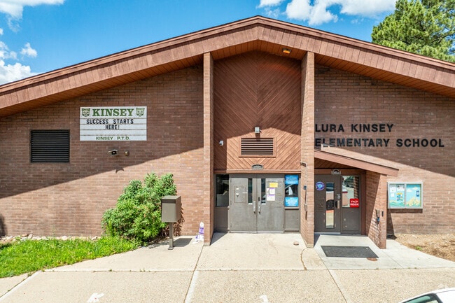 Enter the halls of a great school at Laura Kinsey Elementary School.