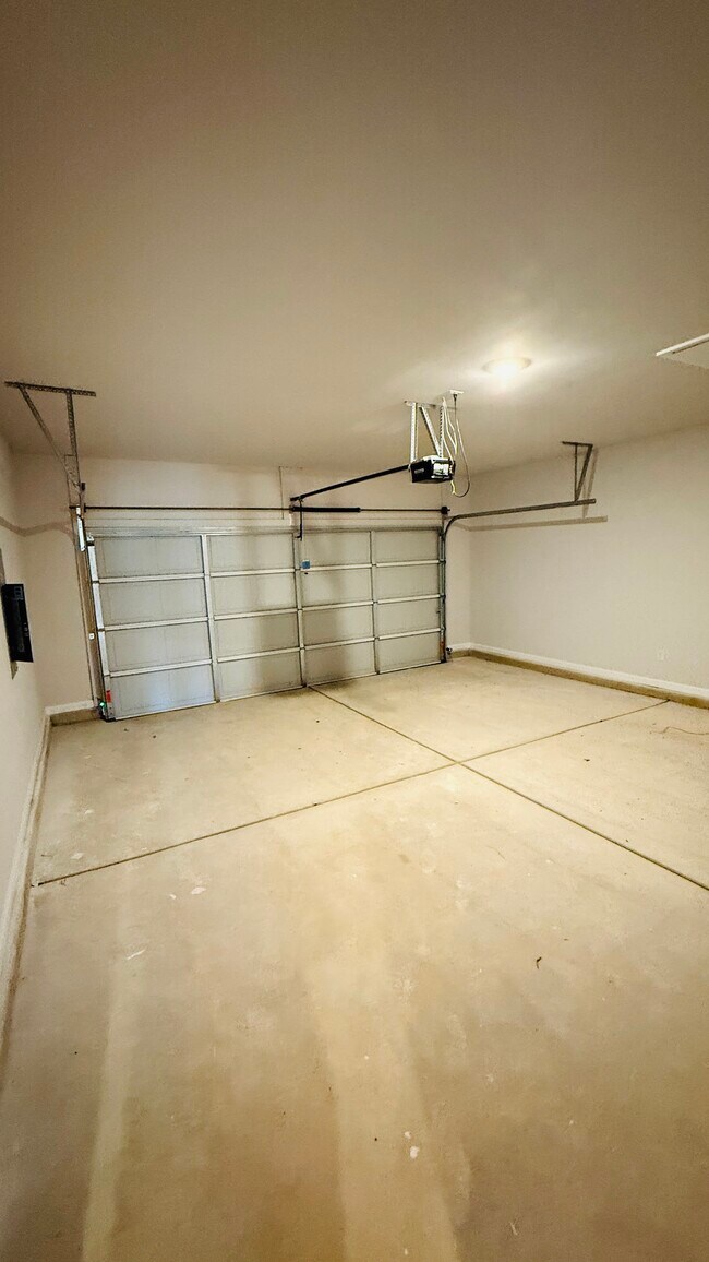 25150 Addlestone Dr, Athens, AL 35613 - photo 3