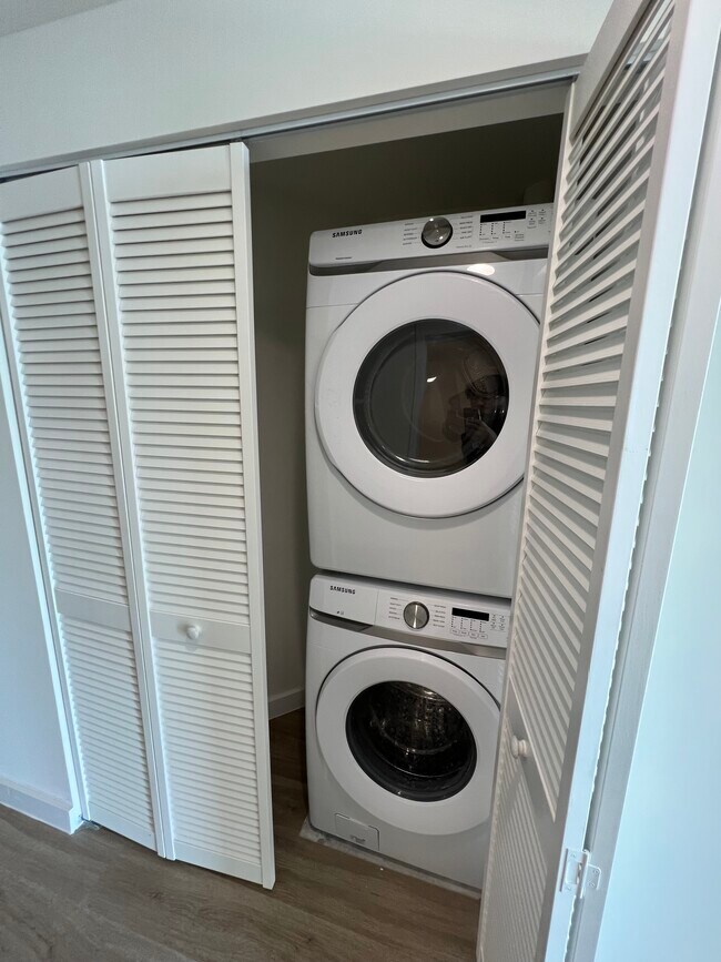 467 SW 4th St, Miami, FL 33130 - photo 7