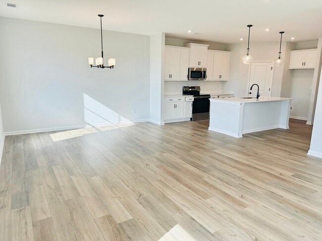 853 York Aly, Acworth, GA 30102 - photo 3