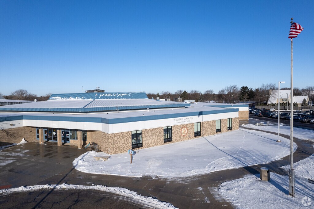 Walter R. Sundling Junior High School is a public school located in Palatine.