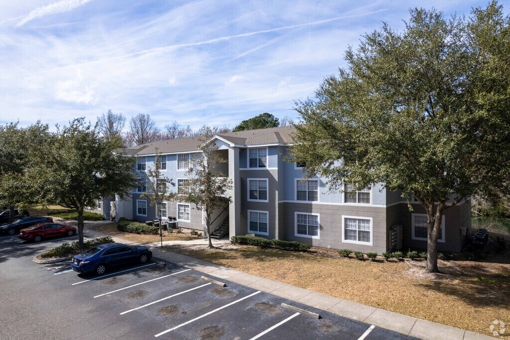 Courtney Manor Apartments 5620 Collins Rd, Jacksonville, FL