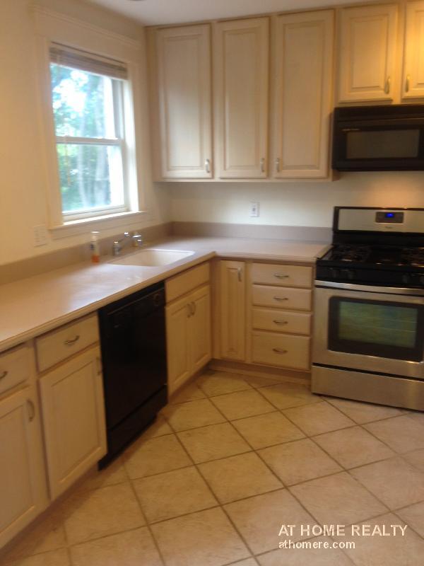 47 Algonquin Rd Unit 1, Chestnut Hill, MA 02467