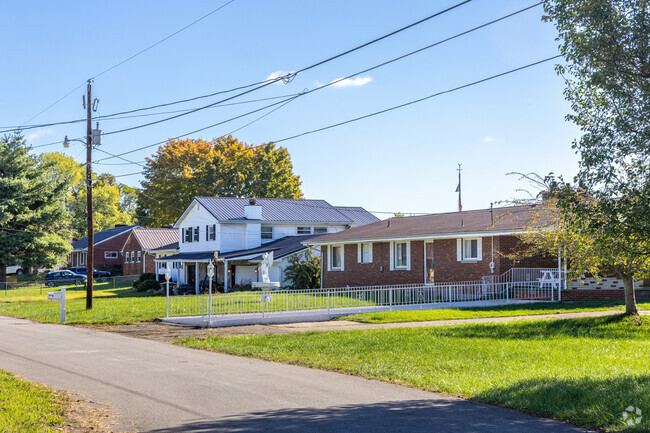 A row of commonly found Ranch and Traditional styled homes in Burlington, OH.