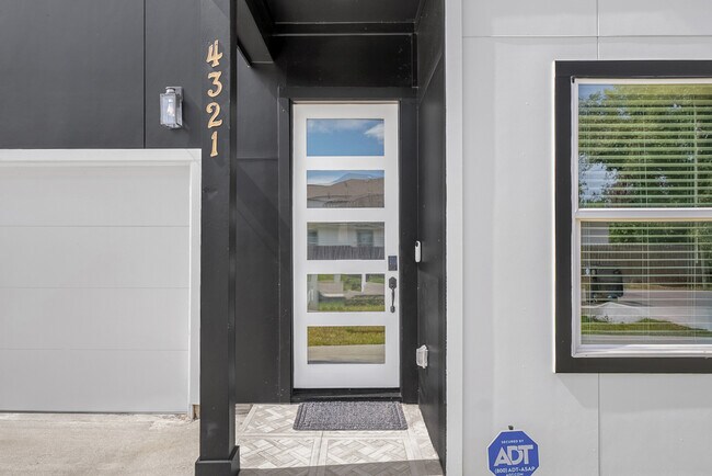 4321 Mckinley St, Houston, TX 77051 - photo 3