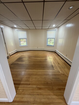 28 Hermitage Ln Unit First Floor, Worcester, MA 01605