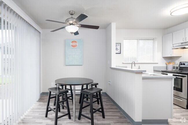 2BD, 1BA - 1,050SF