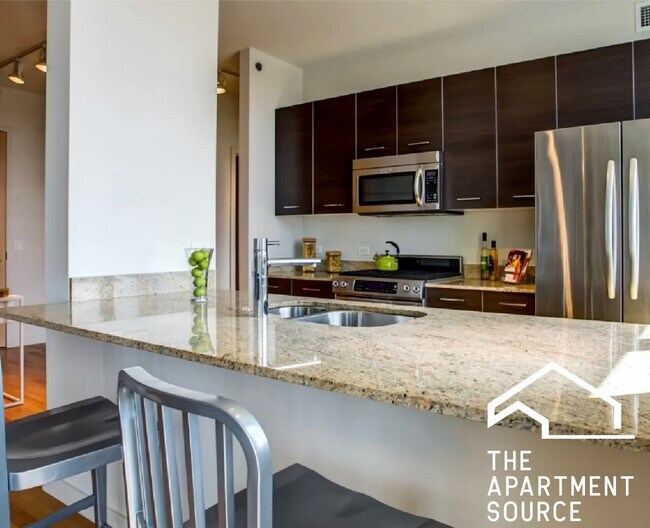 910 W Huron St unit 2 BED, Chicago, IL 60642 - photo 7