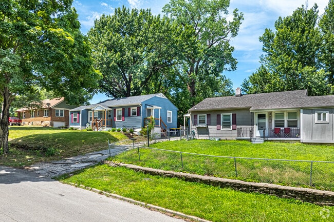 Walnut Grove location offers easy access to other parts of the metro and beyond.