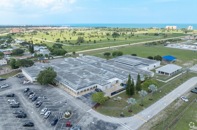 Spessard L. Holland Elementary School serves the Bartow and surrounding areas.