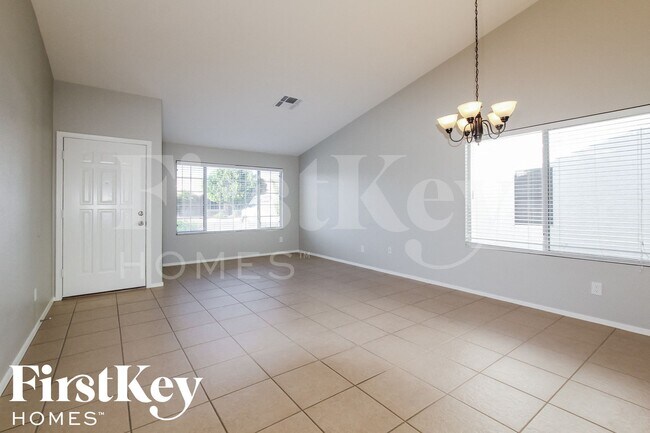 14391 W Carlin Dr, Surprise, AZ 85374 - photo 2