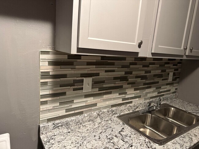 7464 Southfield Fwy unit 7460, Detroit, MI 48228 - photo 5