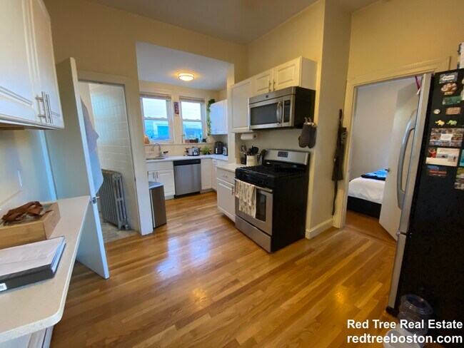 11 Stickney Ave unit 1, Somerville, MA 02145 - photo 4