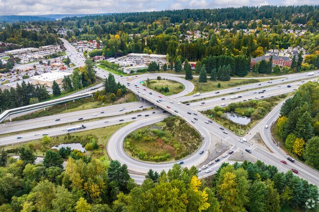 Canyon Creek-39th SE residents love being close to I-405.