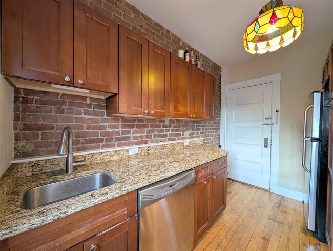 84 Prescott St unit 3, Cambridge, MA 02138 - photo 3