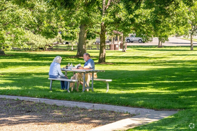 Enjoy a picnic with love ones at Edora Park.
