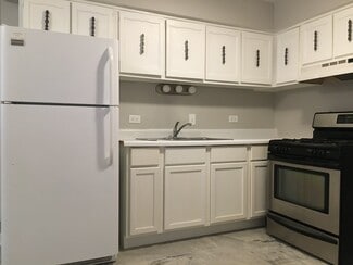 10380 Michael Todd Terrace, Glenview, IL 60025