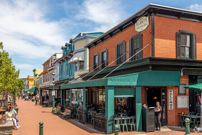 Delaney's is a Cape May favourite for an ice cold beer and filling lunch or dinner.