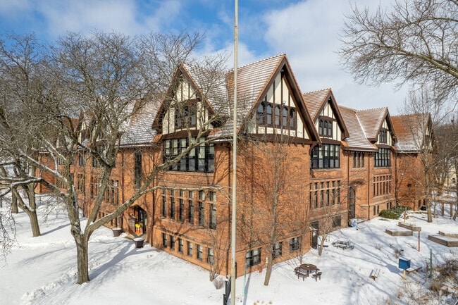 Parents of Vilas can send their kids to Randall Elementary School.