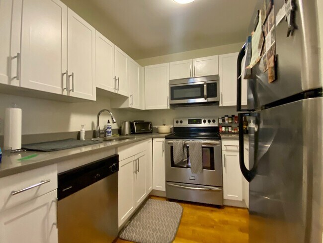 525 Massachusetts Ave unit 2, Boston, MA 02118 - photo 3