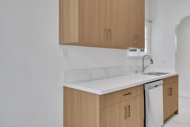 123 Hamilton Luxury Investments LLC, Beverly Hills, CA 90211 - photo 5