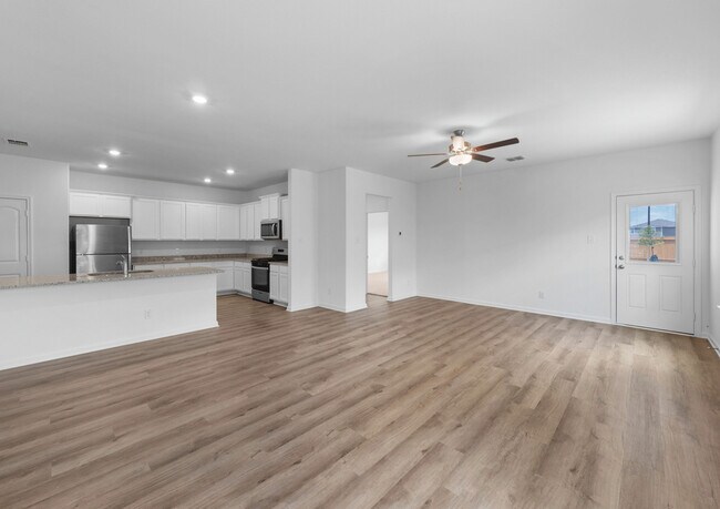 6007 Luckey Run unit 36482396, San Antonio, TX 78252 - photo 2