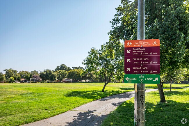 South Davis is known for its many trails that meander through the neighborhoods.